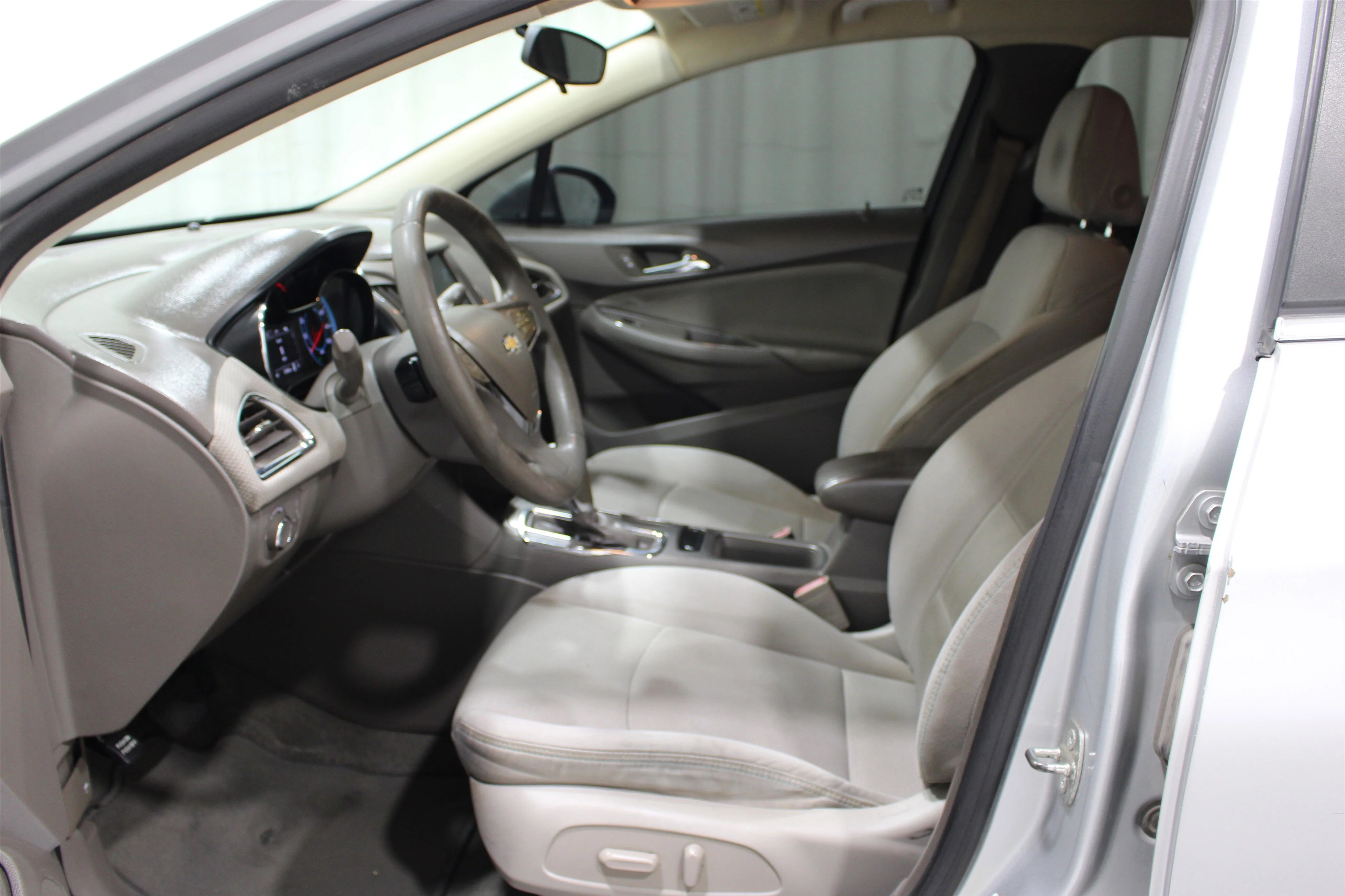 2017 Chevrolet Cruze LT - Photo 3
