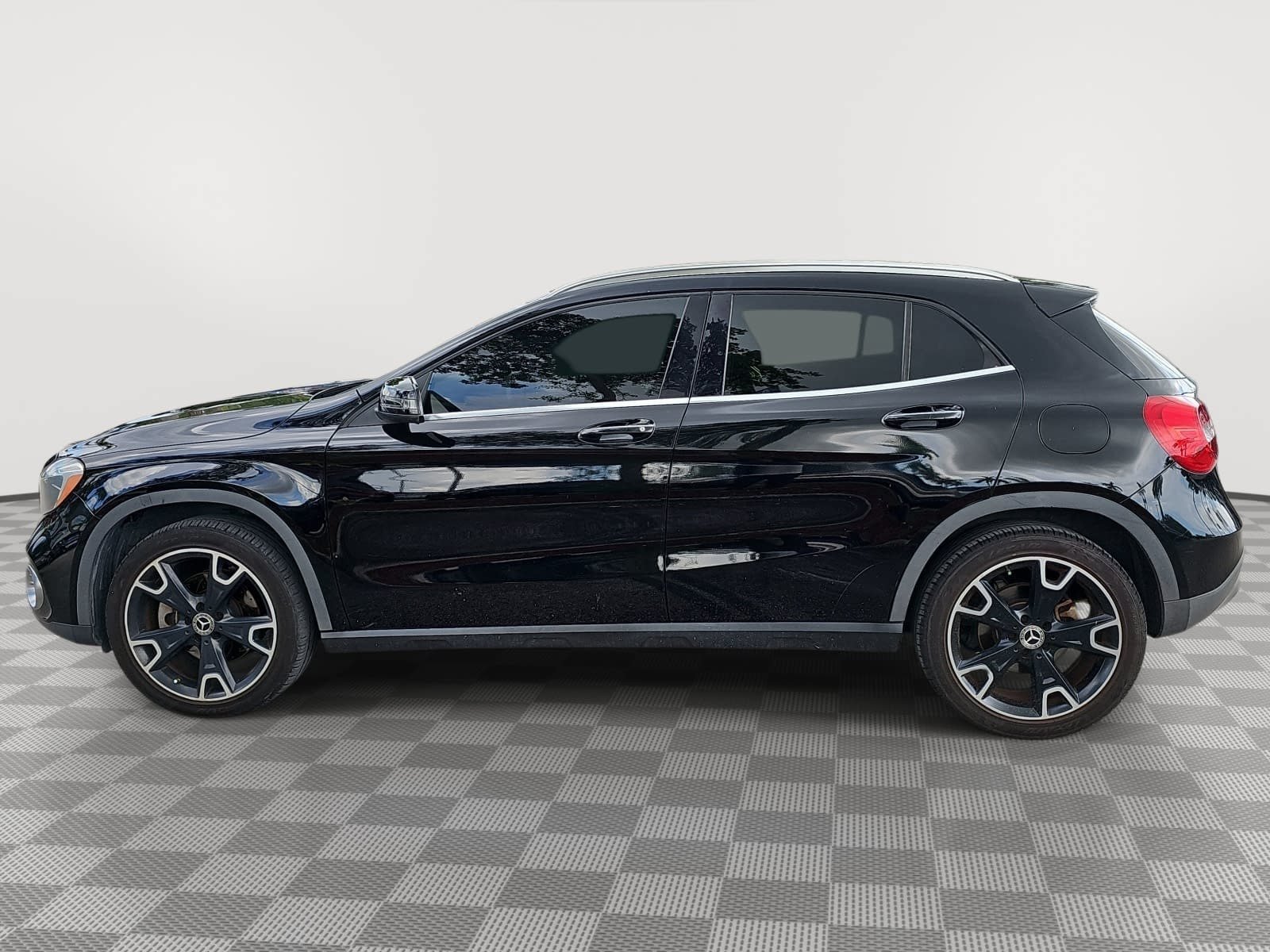 Used 2019 White Mercedes-Benz GLA 250 image 5