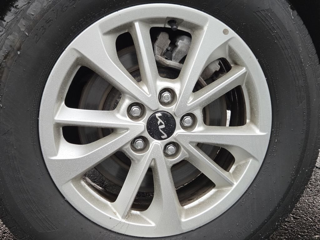 Used 2024 Snow White Pearl Kia LX image 14