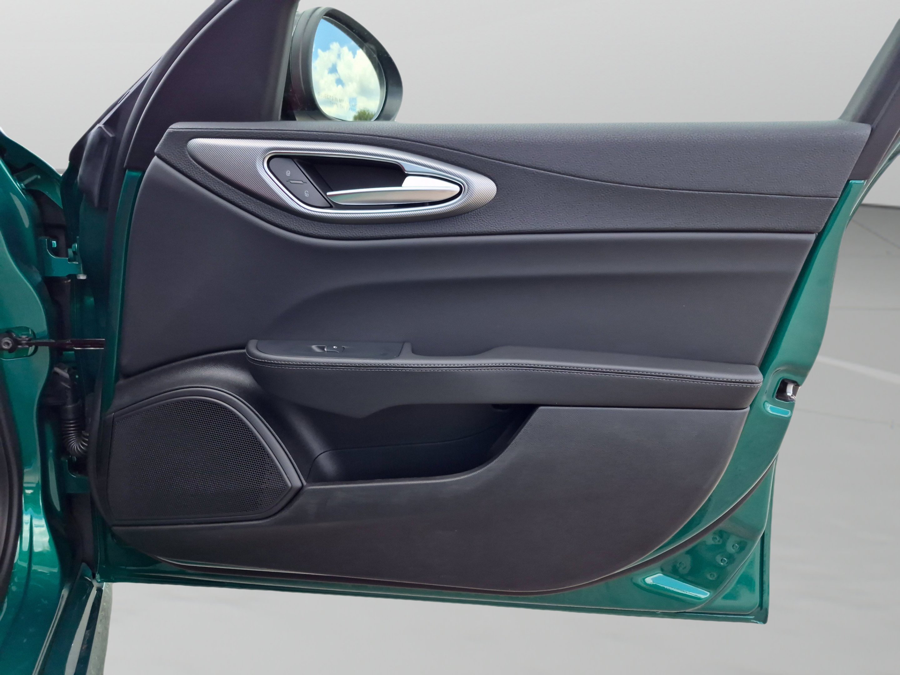 New 2026 Verde Fangio Metallic Alfa Romeo  image 17