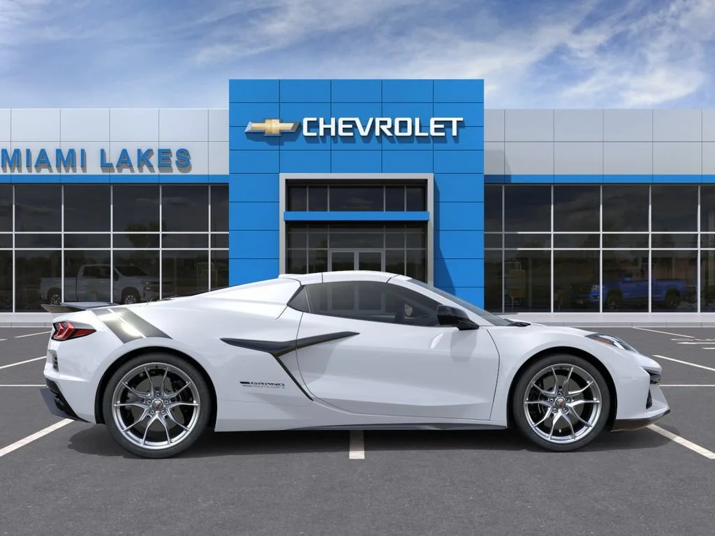 New 2027 Arctic White Chevrolet 3LT image 5