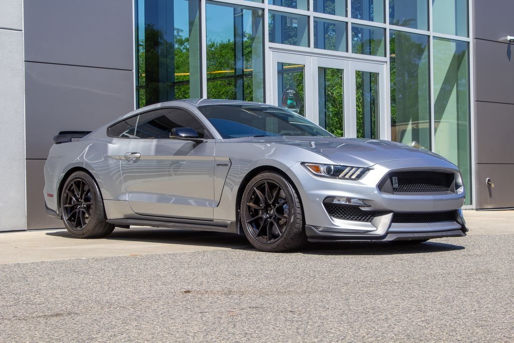 Used 2020 Iconic Silver Metallic Ford Shelby GT350 image 3