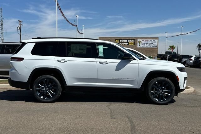 New 2026 Bright White Clear-Coat Exterior Paint Jeep  image 2