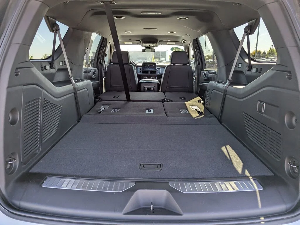 2023 Chevrolet Suburban RST - Photo 38