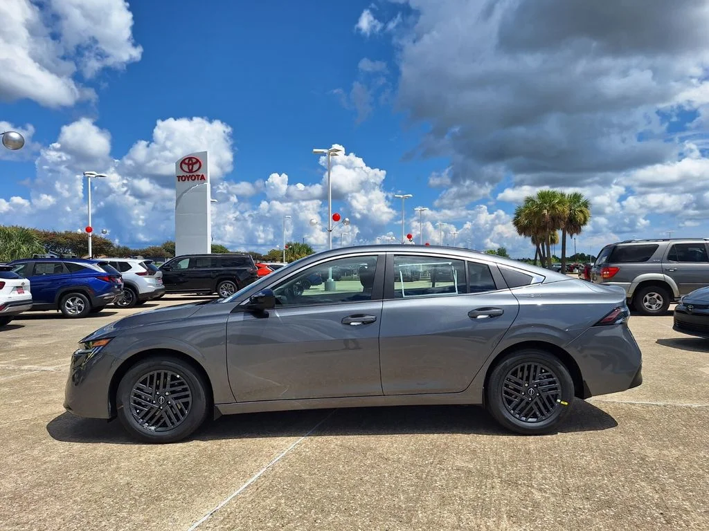 Used 2027 Gray Nissan SV image 8