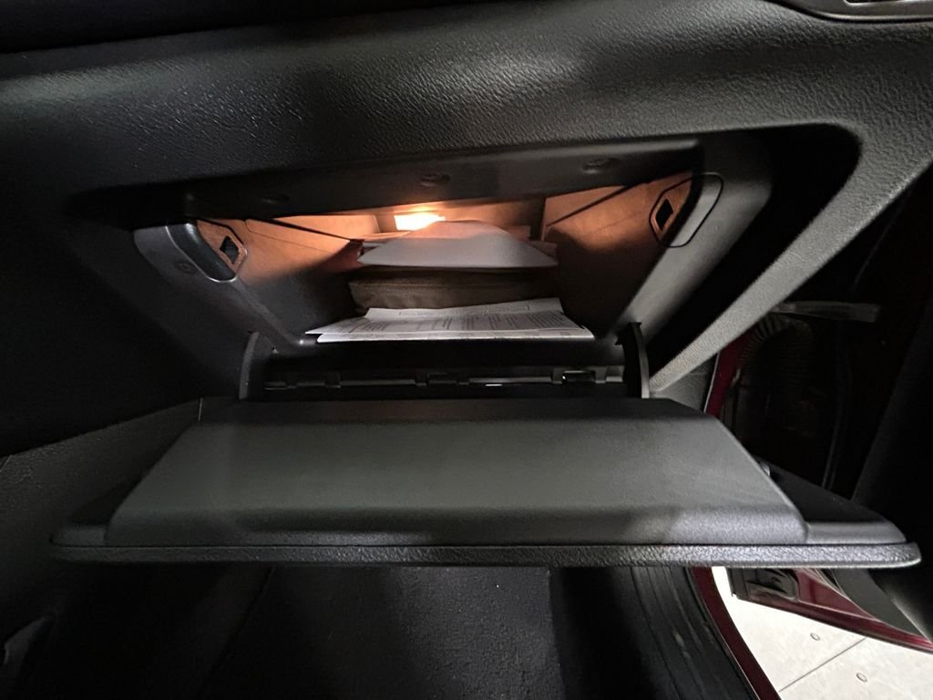 Used 2019 Red Jeep Latitude Plus image 28