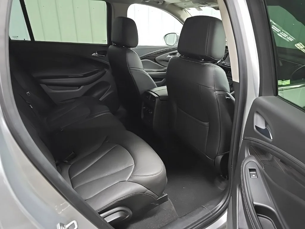 Used 2019 Silver Buick Essence image 20