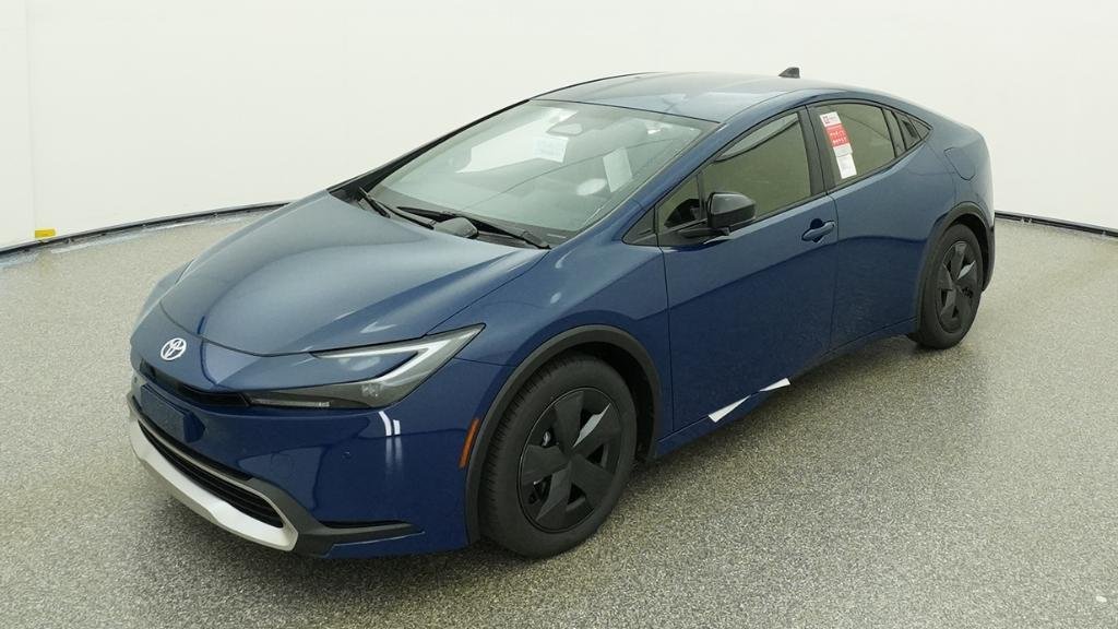 2026 Toyota Prius SE's photo