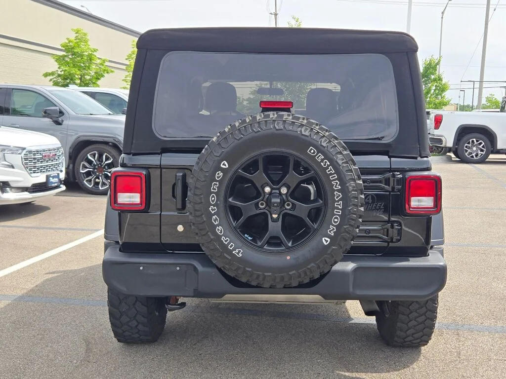 Used 2020 Black Jeep Unlimited Sport image 15
