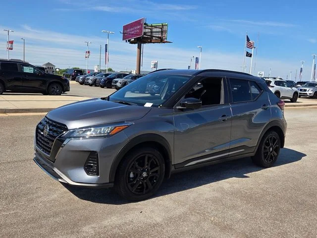 Used 2024 Gray Nissan SR image 3