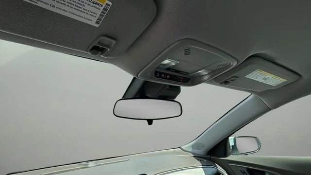 Used 2025 White Chevrolet LT image 27