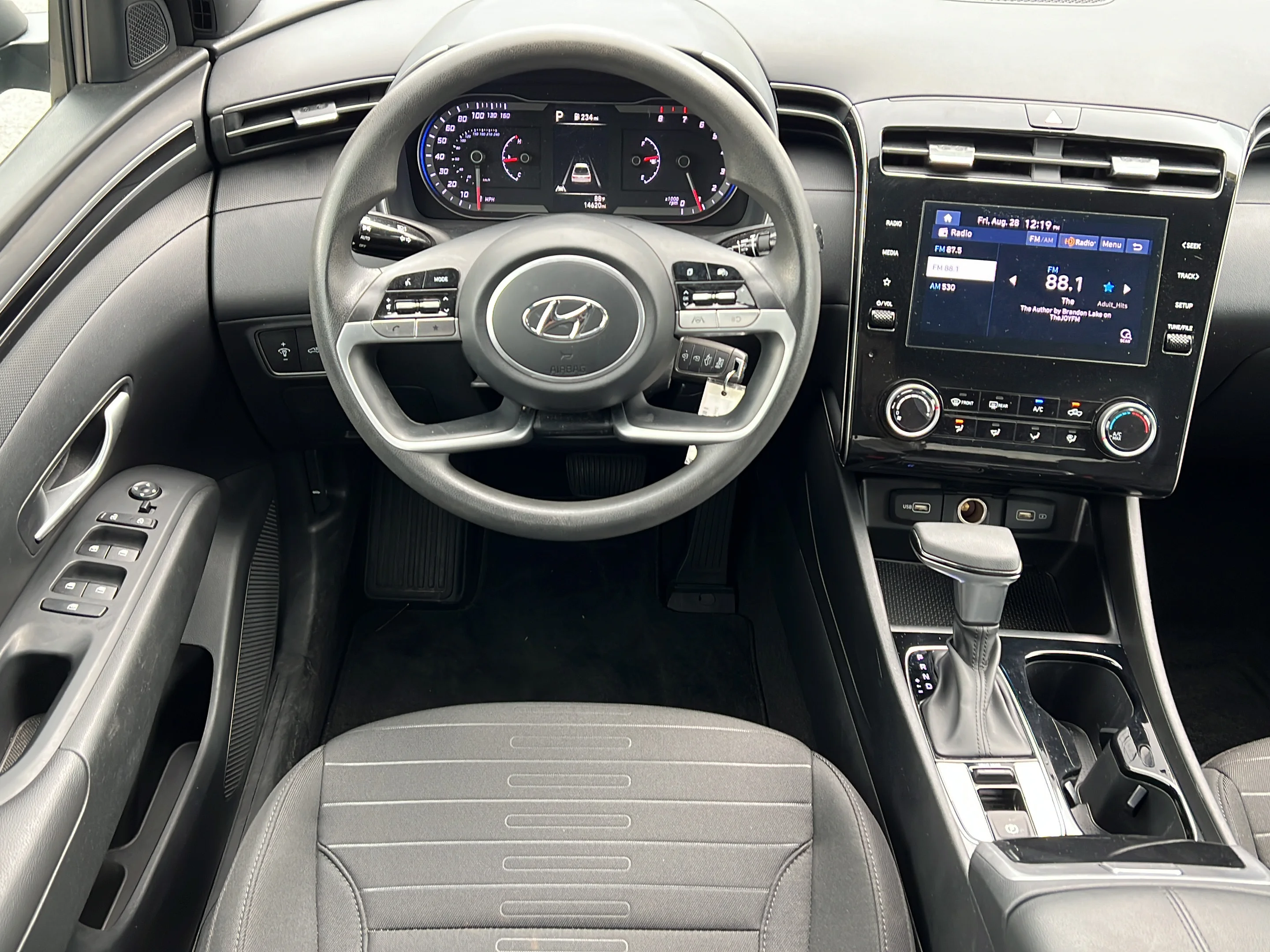 Used 2024 Hampton Gray Hyundai SE image 13