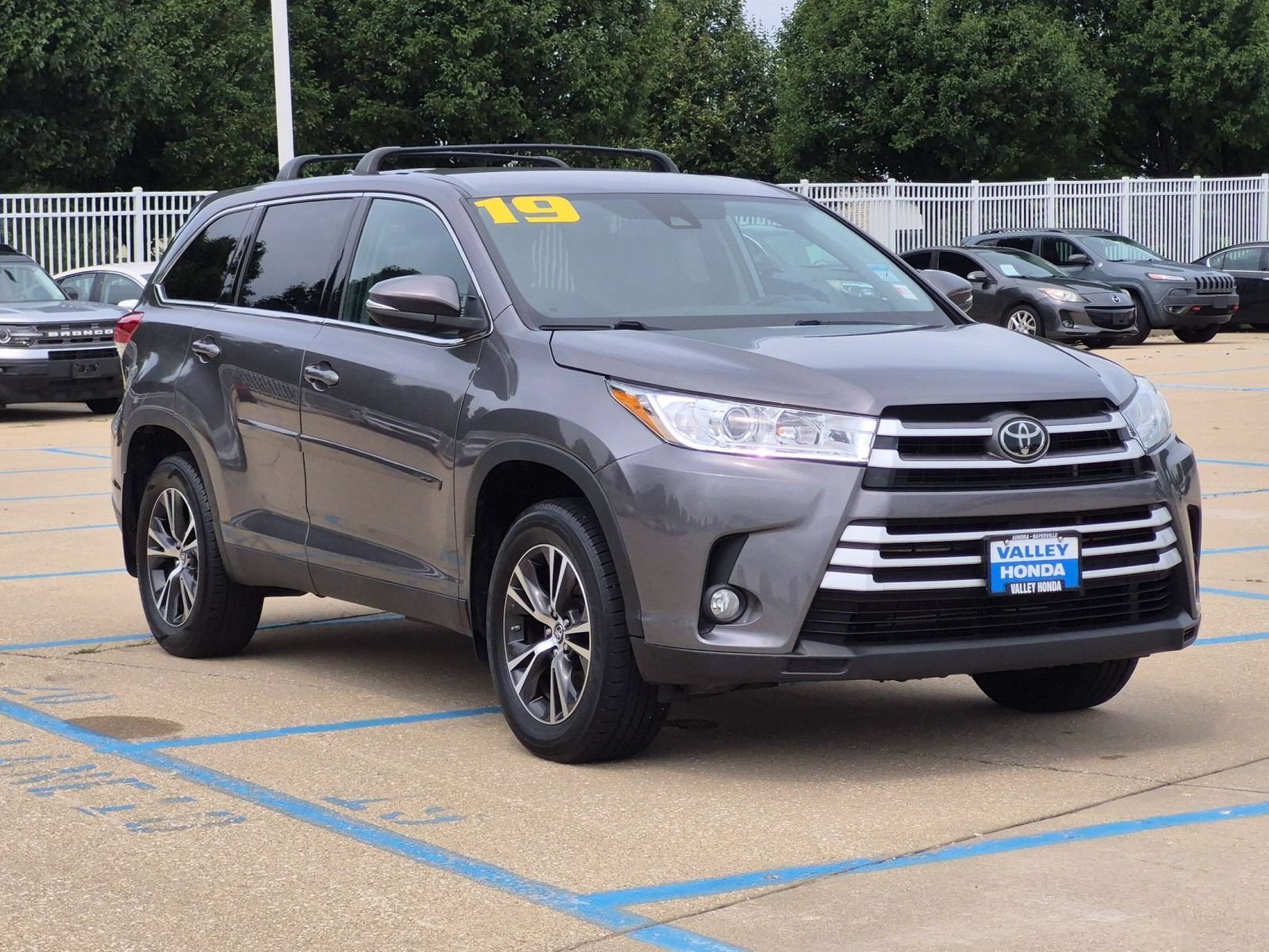 Used 2019 Predawn Gray Mica Toyota LE Plus AWD image 4