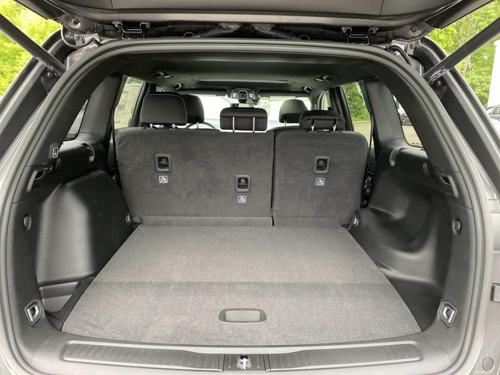 New 2026 Baltic Gray Metallic Clearcoat Jeep Laredo X image 5