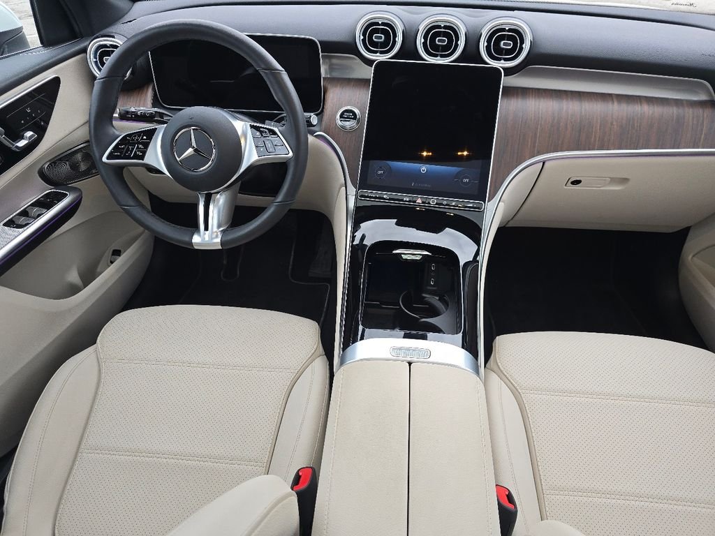 Certified Used 2026 Polar White Mercedes-Benz GLC 300 image 24