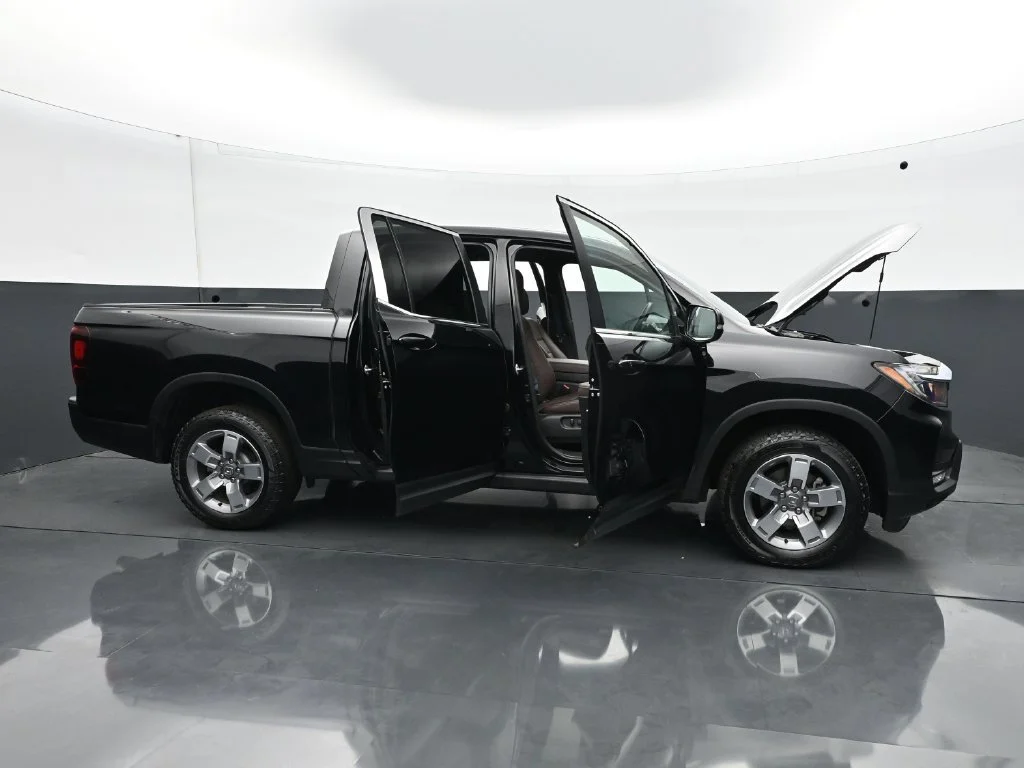 Used 2025 Black Honda RTL AWD image 33