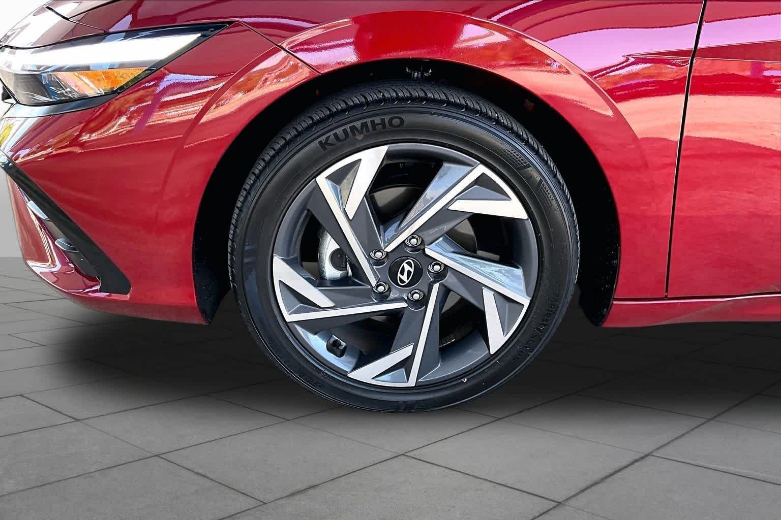 Used 2024 Ultimate Red Hyundai SEL image 10