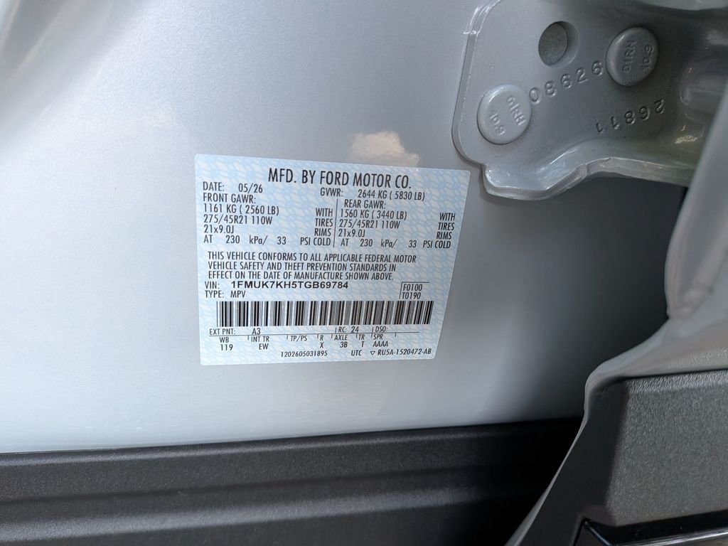 New 2026 Space White Metallic Ford ST-Line image 35