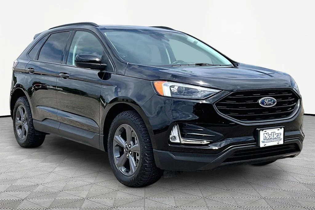 Certified Used 2023 Black Metallic Ford SEL image 12