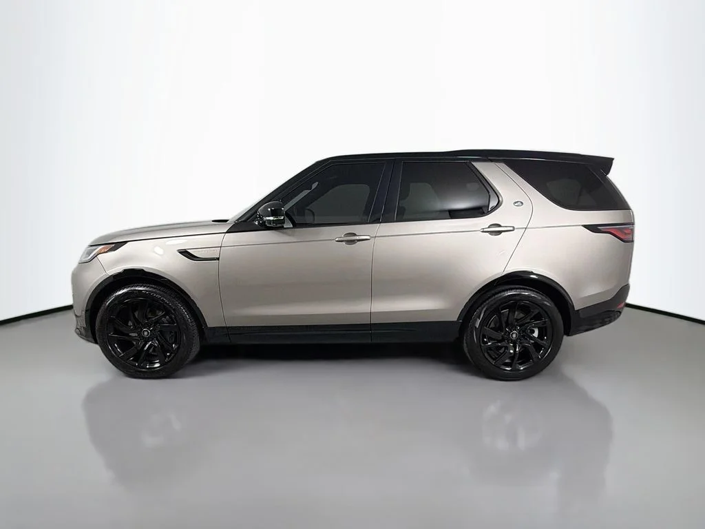Used 2025 Lantau Bronze Metallic Land Rover Dynamic SE image 8