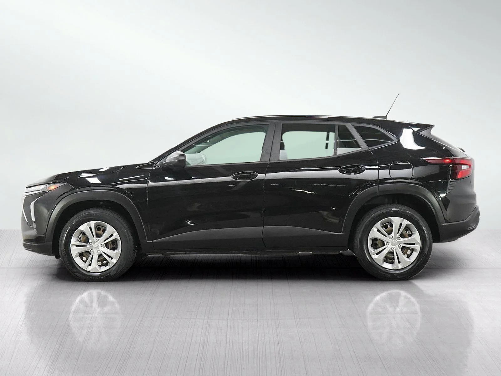Used 2024 Chevrolet Trax LS with VIN KL77LFE28RC000212 for sale in Wayzata, Minnesota