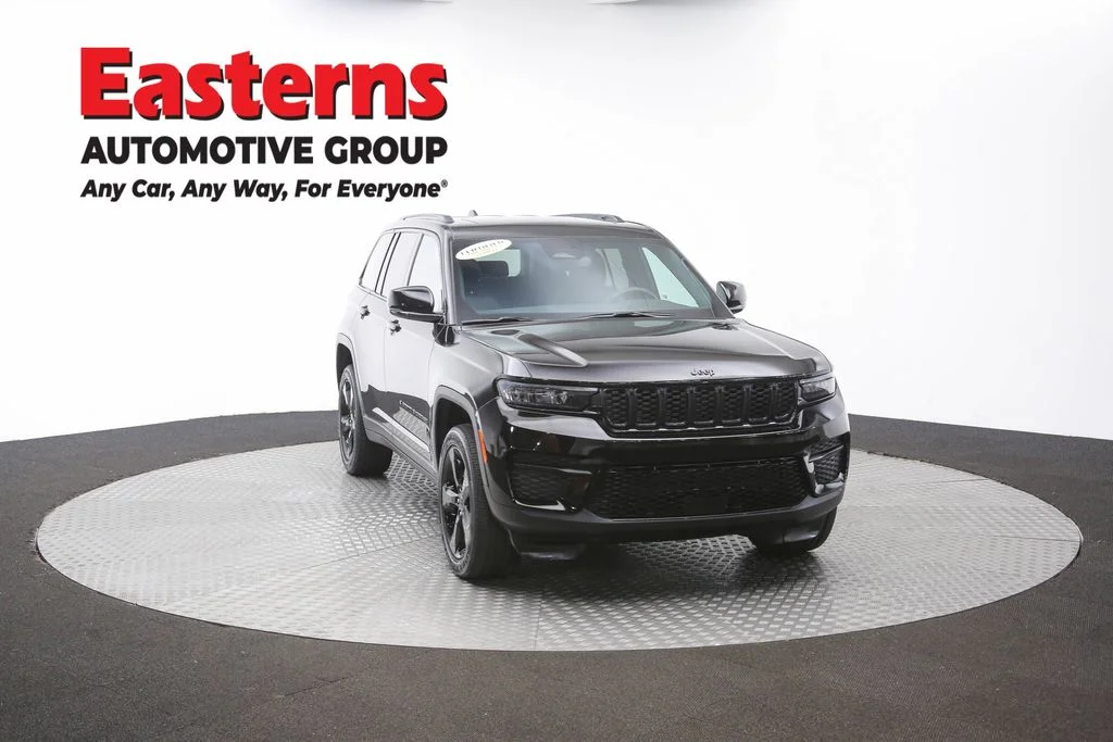 Used 2024 Black Jeep Altitude image 52