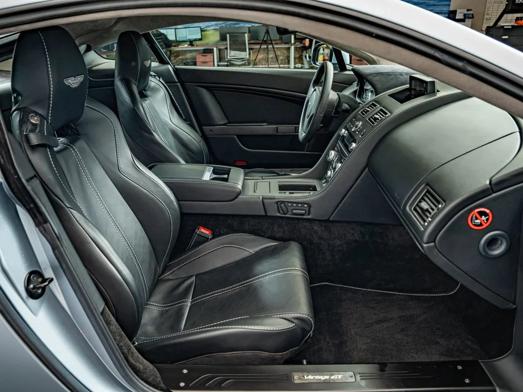 Used 2015 Skyfall Silver Aston Martin  image 37