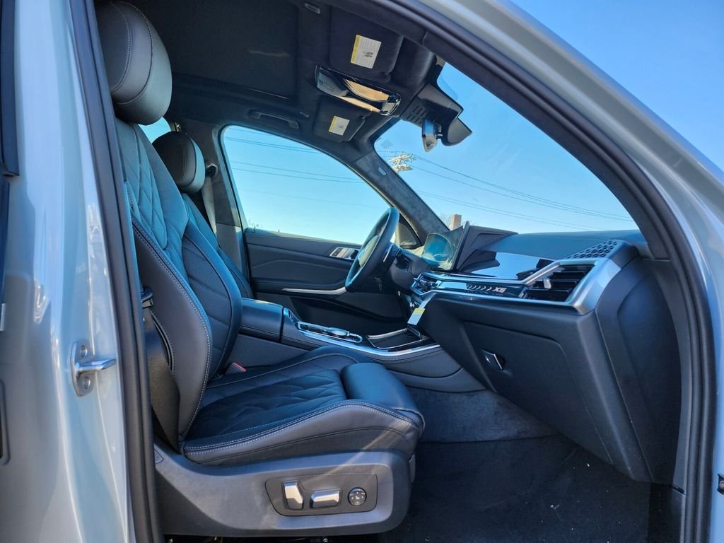 Used 2026 Gray BMW xDrive40i image 9