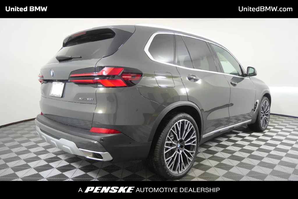 New 2026 Gray Metallic BMW xDrive40i image 4
