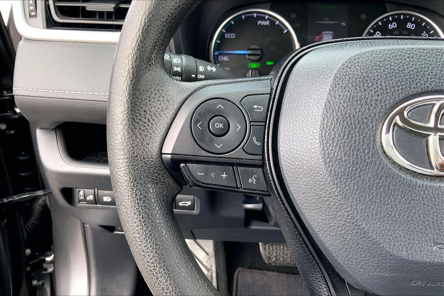 Used 2021 Magnetic Gray Metallic Toyota Hybrid XLE image 23