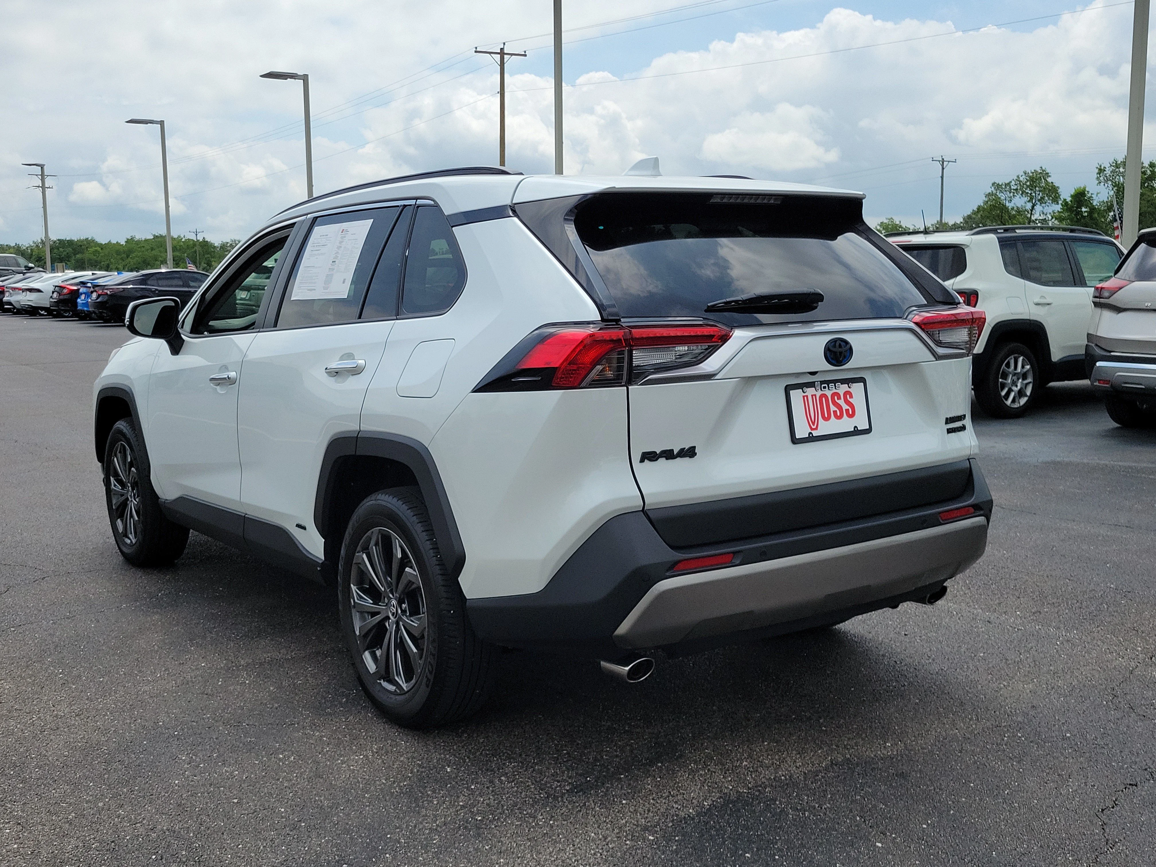 Certified Used 2024 Wind Chill Pearl Toyota Limited image 33