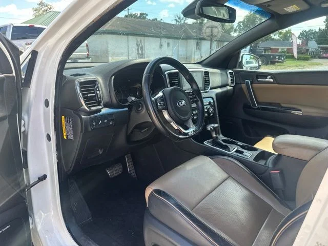 Used 2021 White Kia SX image 19