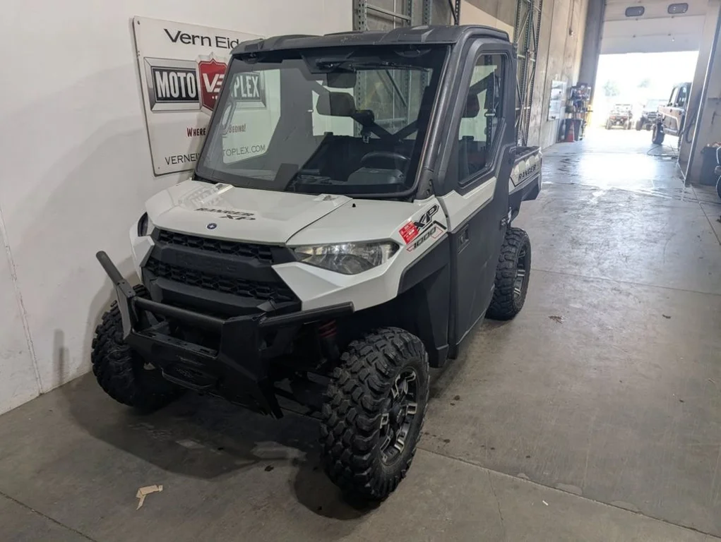 Used 2021 WHITE Polaris Premium image 2