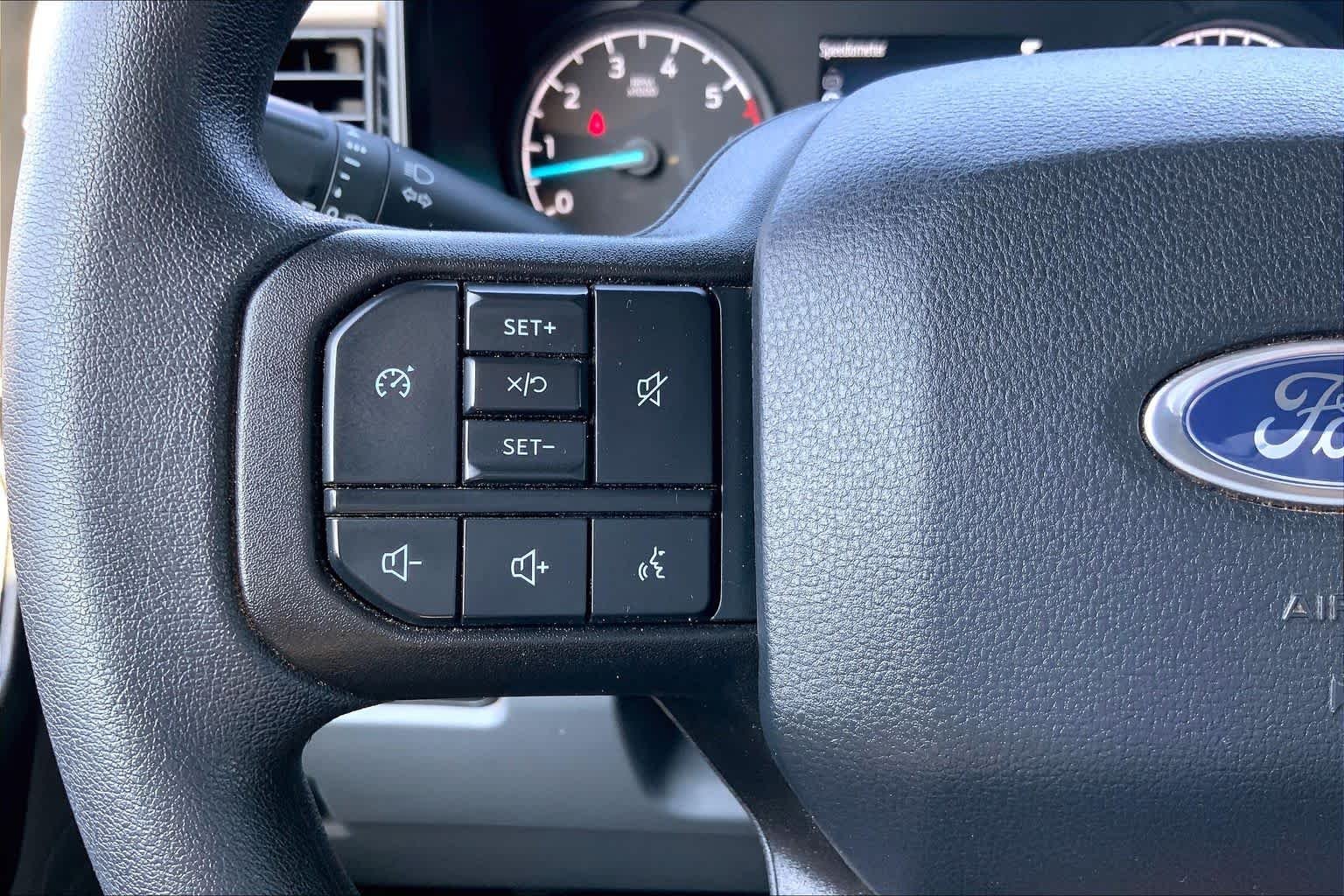 Used 2025 White Ford XL image 24