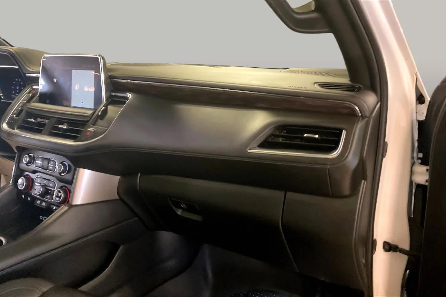 Used 2024 Summit White Chevrolet Z71 image 32