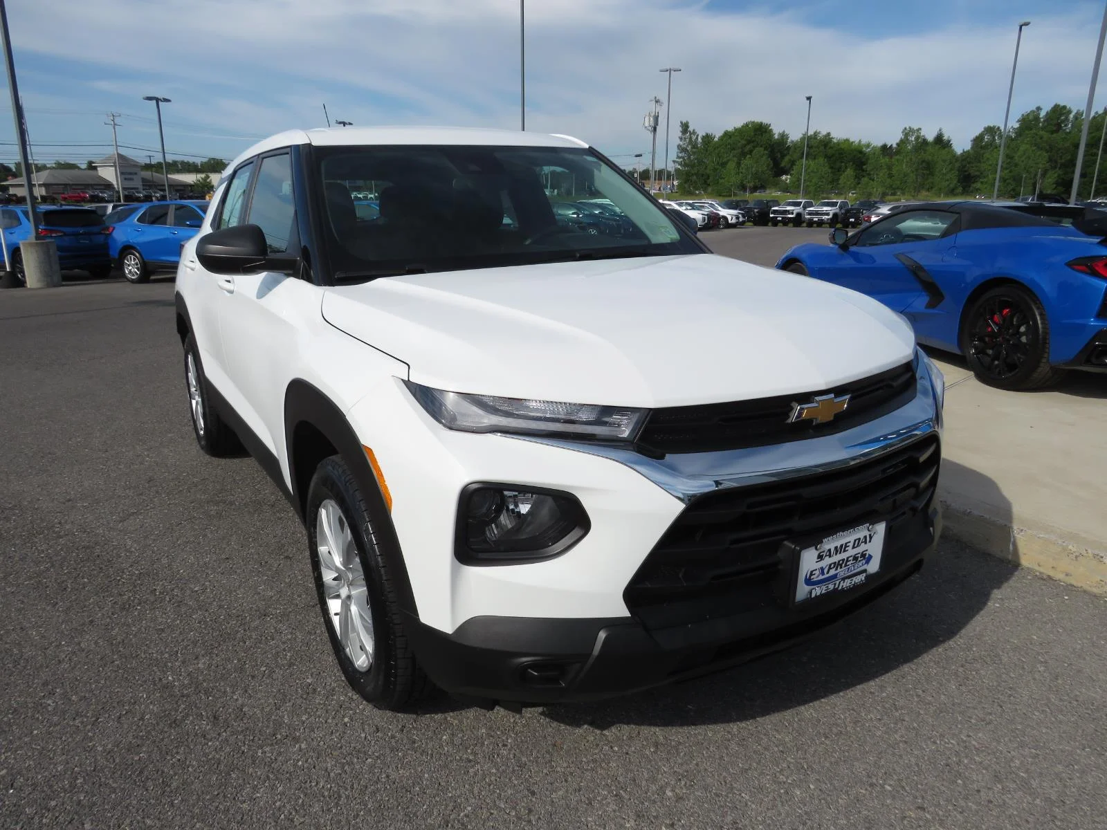Used 2023 Summit White Chevrolet LS image 3