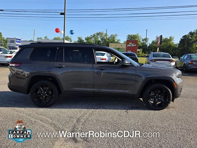 Used 2023 Gray Jeep Limited image 18