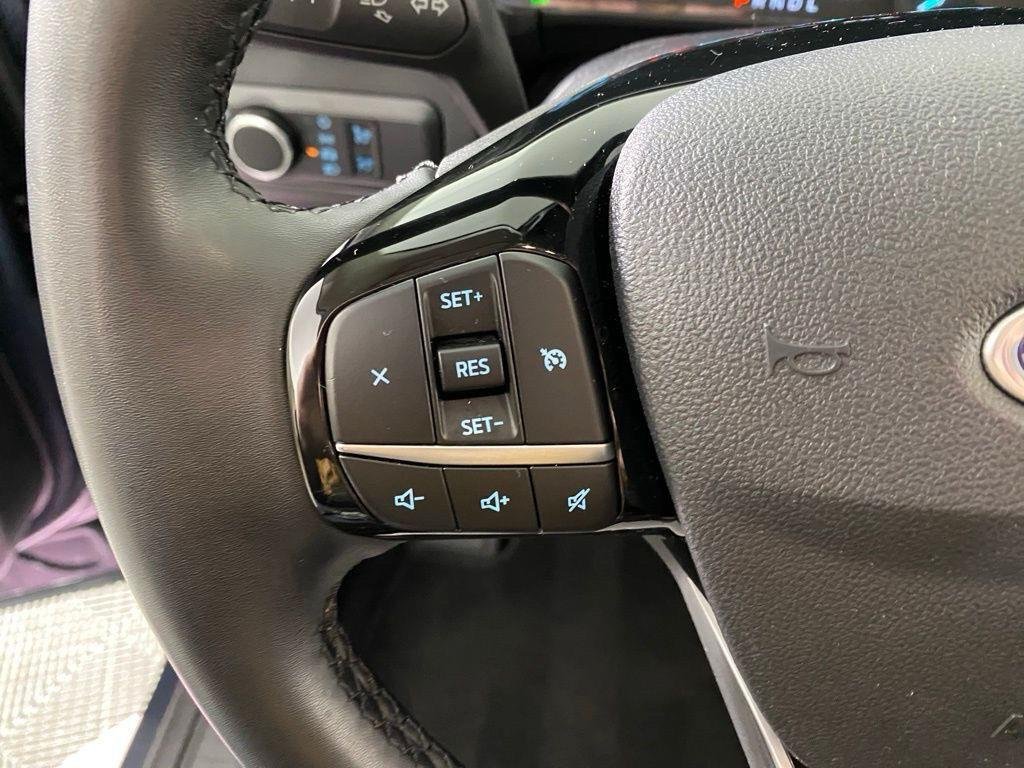 Used 2022 Stone Blue Ford SE image 14