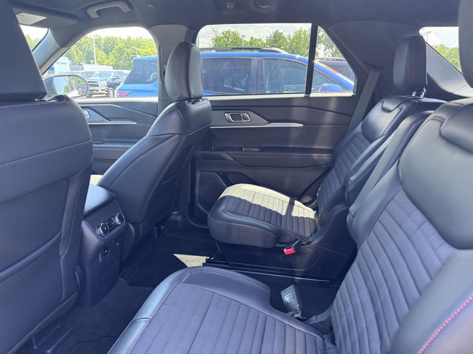 Used 2026 Wh Ford ST-Line image 13
