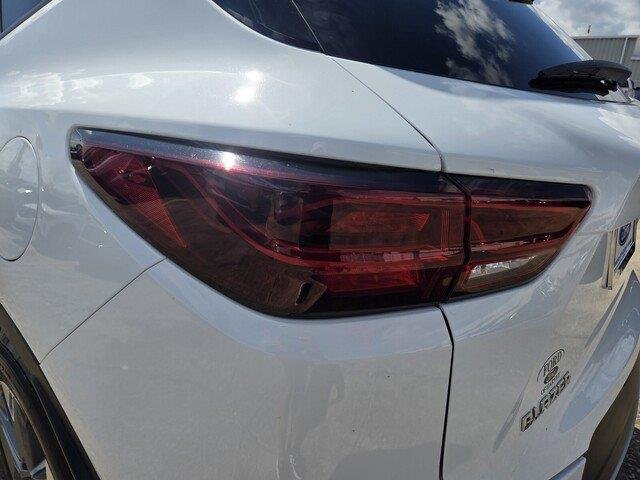 Used 2025 Summit White Chevrolet LT image 28