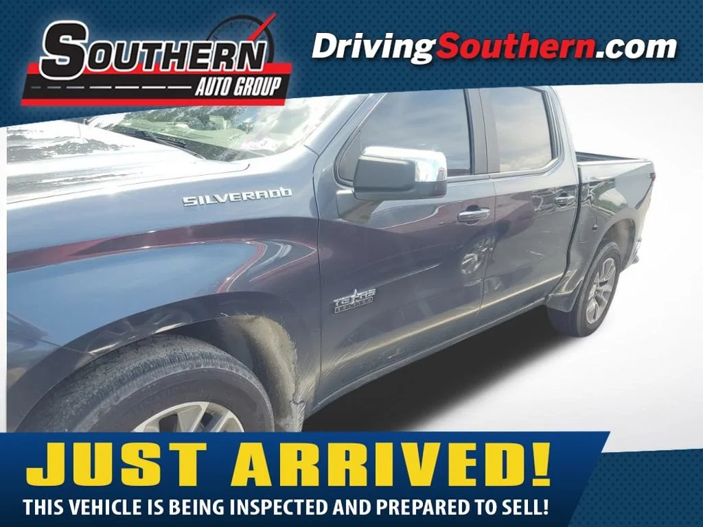 Used 2021 SHADOW GRAY METALLIC Chevrolet LT image 1
