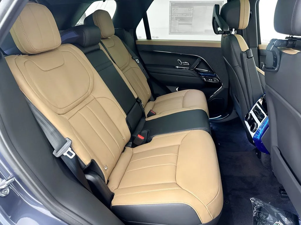 New 2026 Varesine Blue Land Rover Dynamic SE image 29