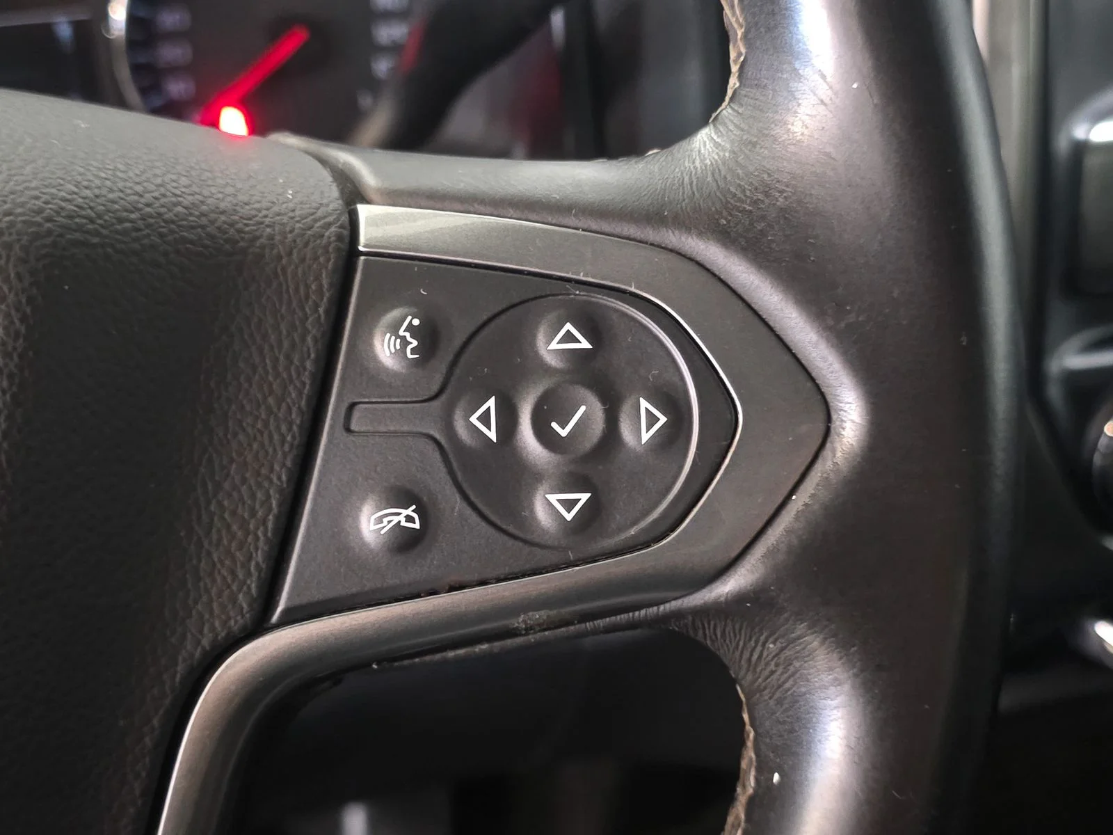 Used 2014 Black Chevrolet LT image 33