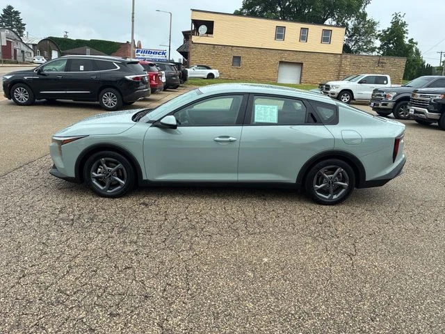 Used 2025 Haze Kia LXS image 2