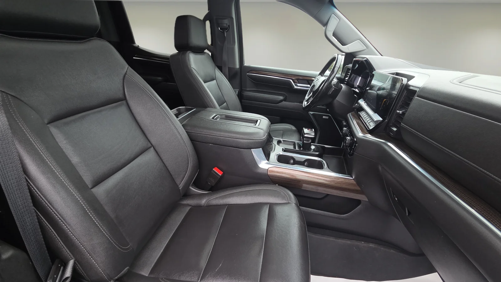 Used 2022 Gray Chevrolet LT Trail Boss image 16