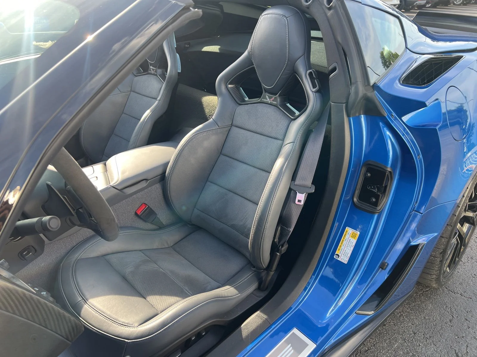 Used 2016 Laguna Blue Metallic Tintcoat Chevrolet Z06 image 39