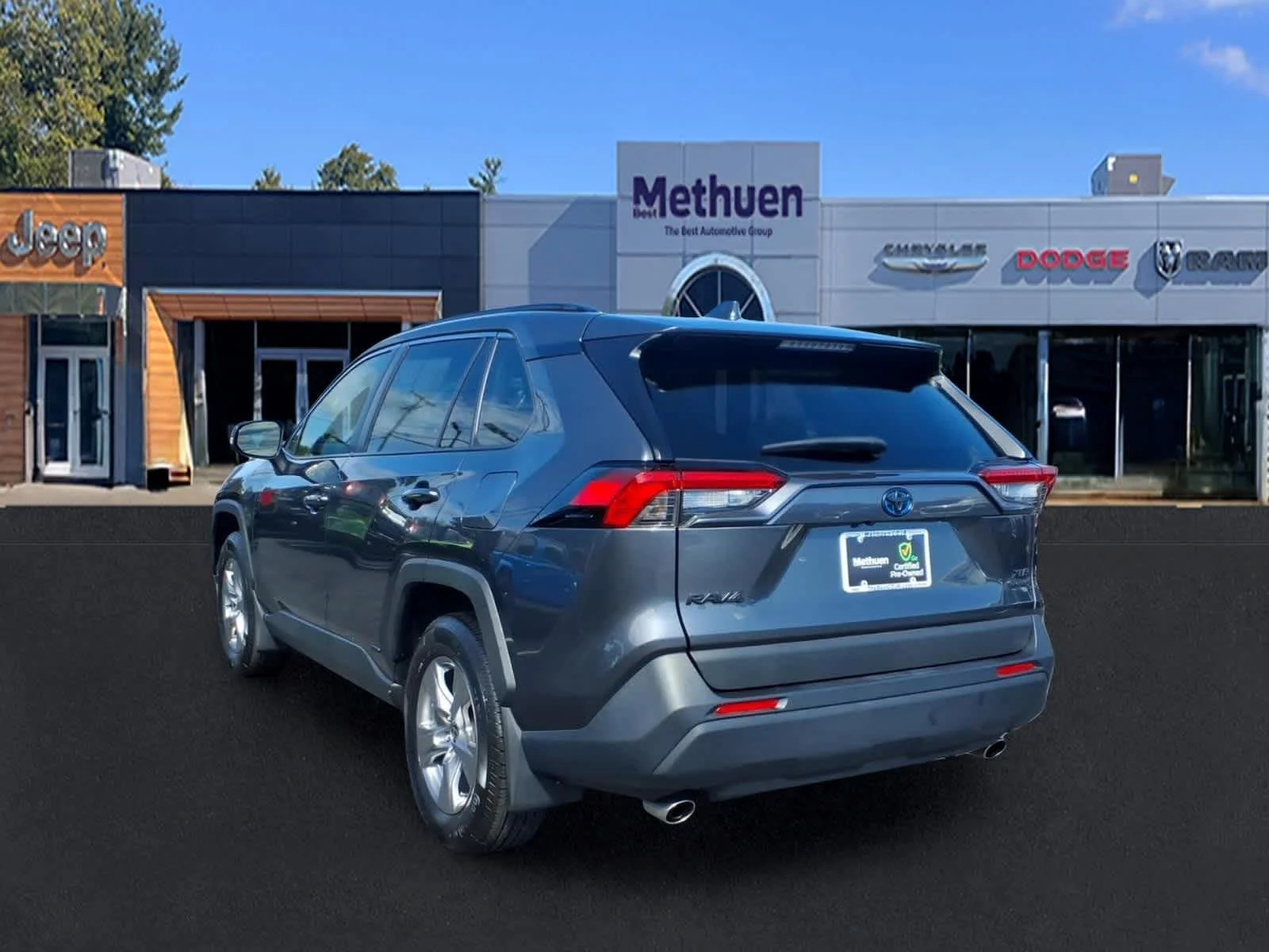 Used 2023 Magnetic Gray Metallic Toyota Hybrid XLE image 7