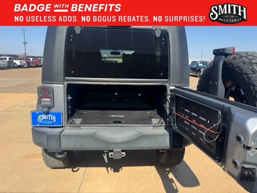 Used 2017 Billet Silver Metallic Clearcoat Jeep Sport image 10