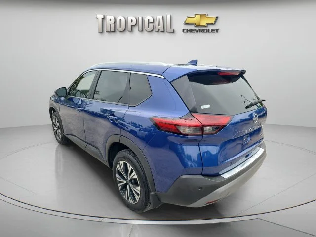 Used 2023 Blue Nissan SV image 3