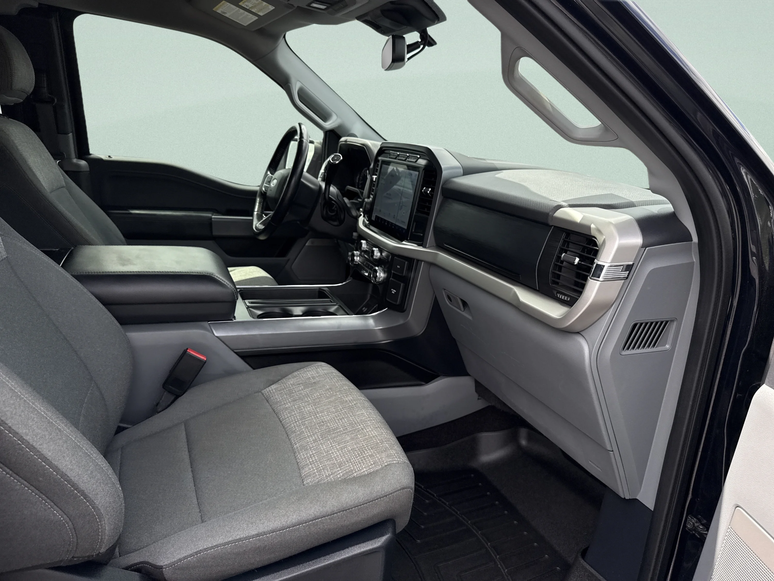 Used 2021 Antimatter Blue Metallic Ford XLT image 17